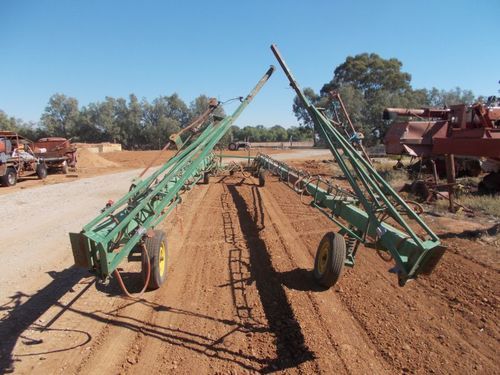 Under Auction - Goldacres Spray Glider 90ft - 2% Buyers Premium on all Lots