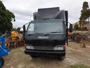 Isuzu NPR392A Curtainsider Truck