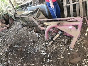 (A134) - New Holland 442 Lucerne Cutter with Blades