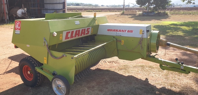 2016 CLAAS Markant 65 Small Square Baler