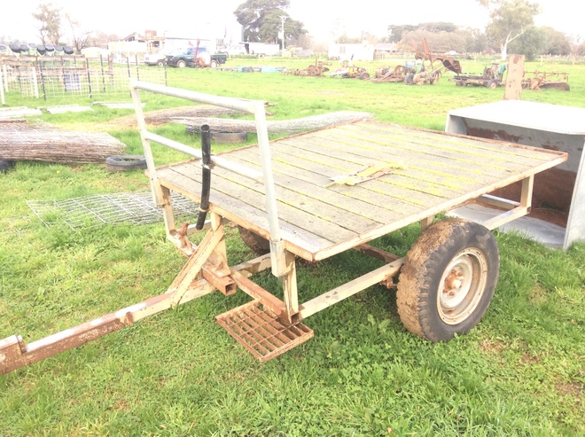 Feed Bin & Trailer