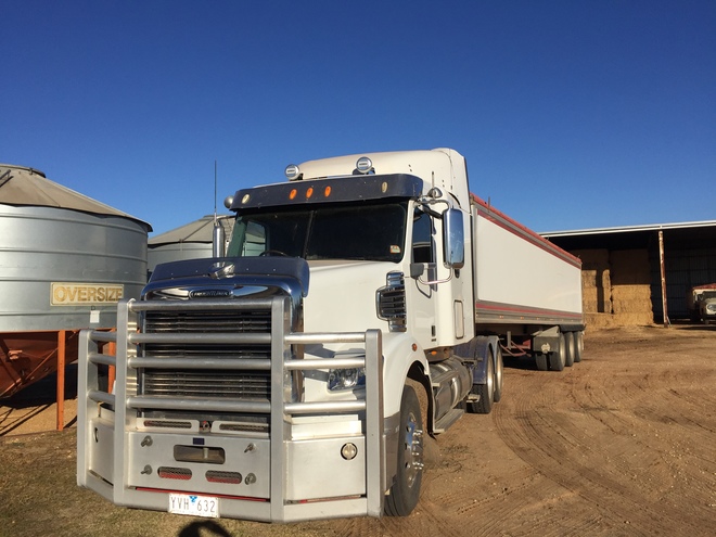 2011 Freightliner Coronado 