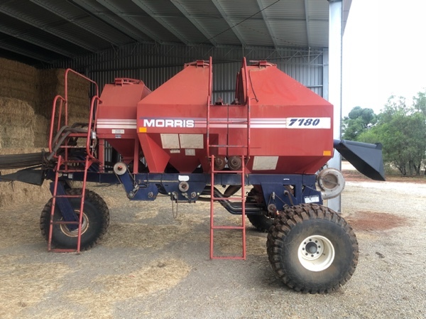Morris 7180 air seeder cart