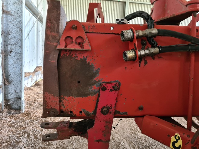 New Holland Hayliner Super 417 Baler