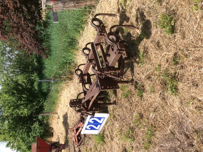 Under Auction - IH 7 Tyne Plough 3PL - 2% + GST Buyers Premium On All Lots 