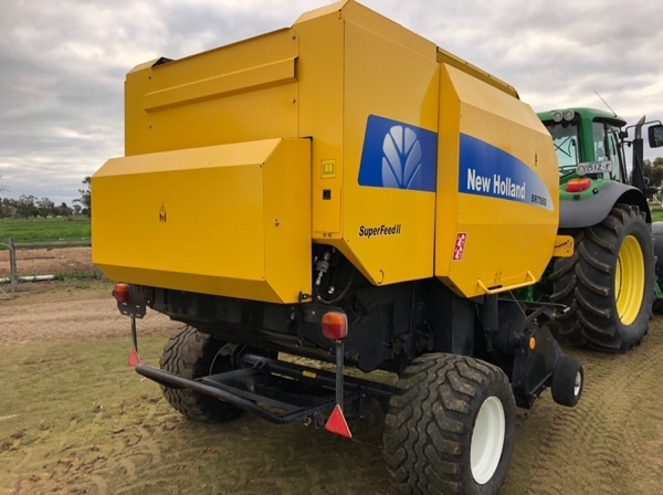 2011 New Holland BR7060 Round Baler