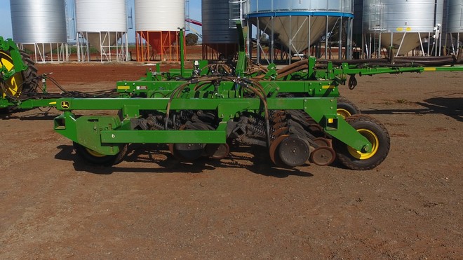 John Deere 30ft 1890 + 195bu 1910