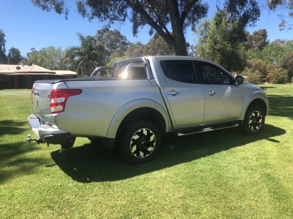 2016 Mitsubishi Triton Exceed silver
