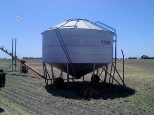 25-28mt R.K. Macey Field Bin