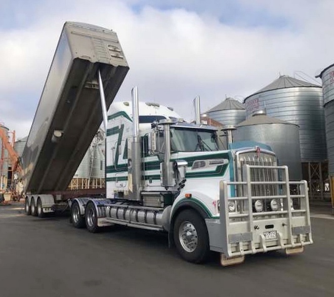 (A153)  2008 Kenworth T908 Series Prime Mover