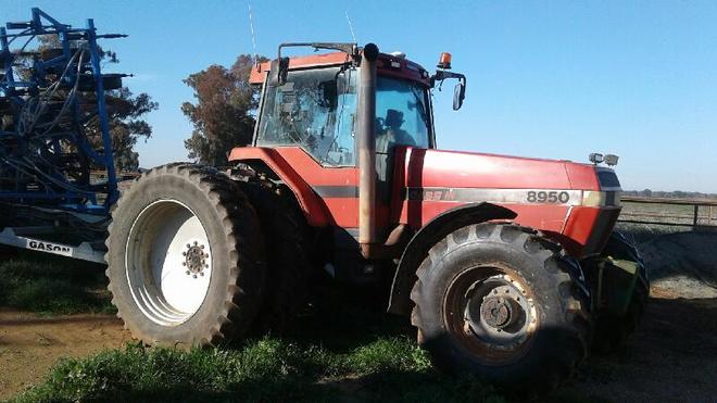 CASE MAGNUM 8950 FWA TRACTOR FOR SALE