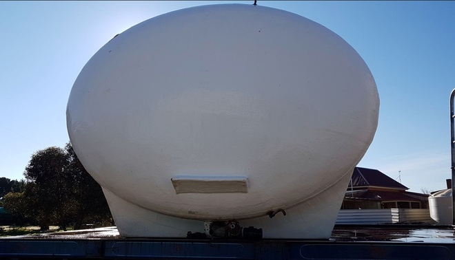 Fiberglass Tank Approx 5000 lt 1000 Gal