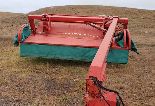 Tarrup Mower conditioner, damaged cutter bar, ideal spare parts.