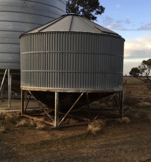2 X 280 - 300 Bag Silo For Sale