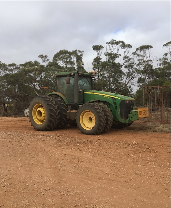 2009 John Deere 8320R Tractor