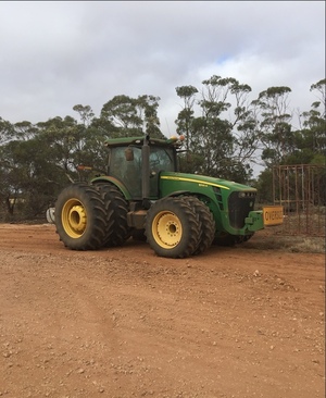 2009 John Deere 8320R Tractor