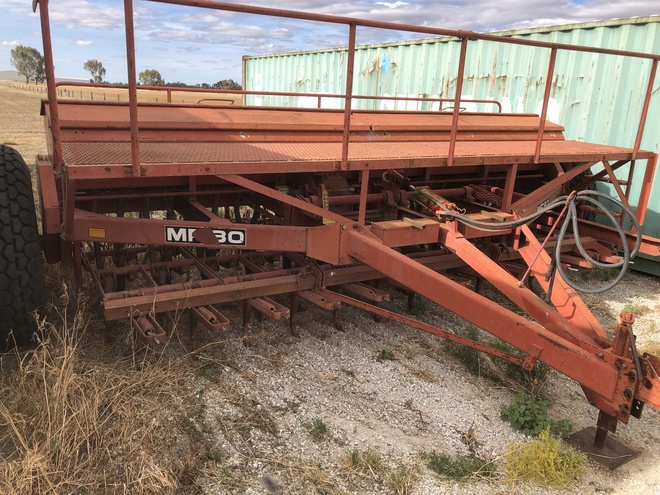 Massey Ferguson MF80 Combine