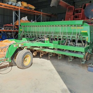 John Deere 1590