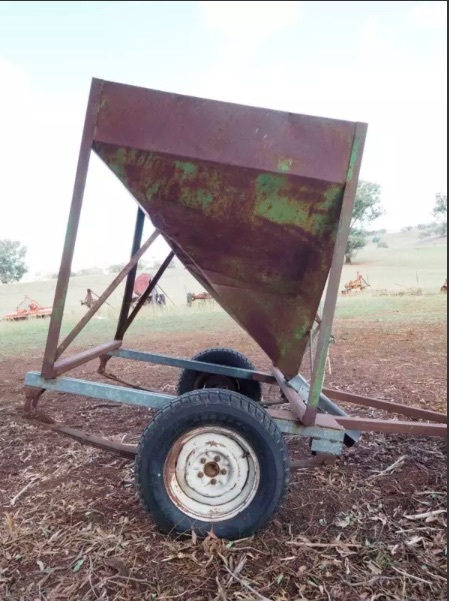 Grain Feed-Out Trailer