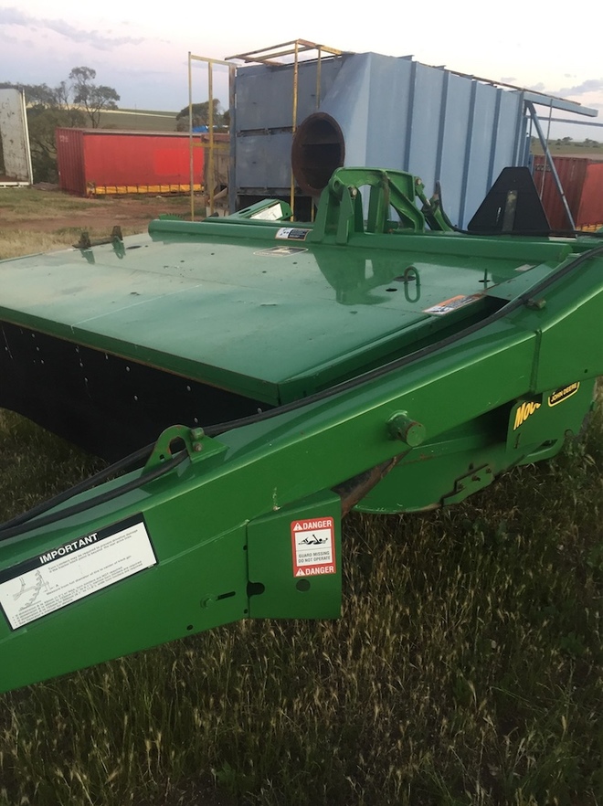 Under Auction - (A158)  John Deere 910 Mower Conditioner 