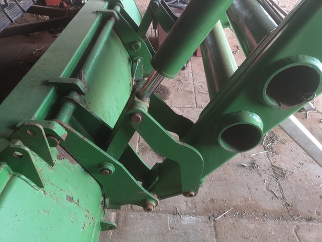 John Deere 840 front end loader