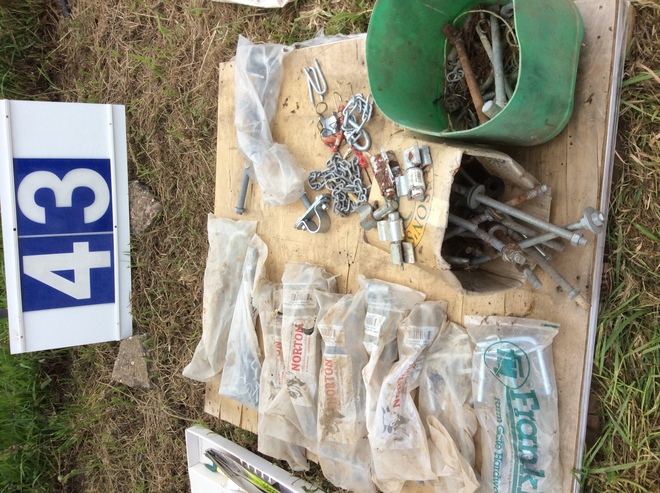 Under Auction - Gate Hinges & Chains - 2% + GST Buyers Premium On All Lots 