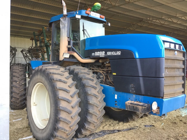 New Holland 9282 Tractor