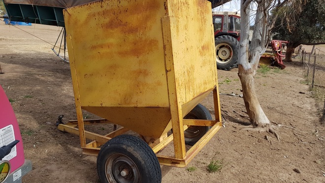 1 Tonne Feedout Bin 