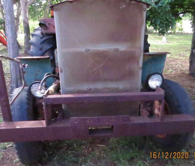 Chamberlain C670 1961 Tractor in running order