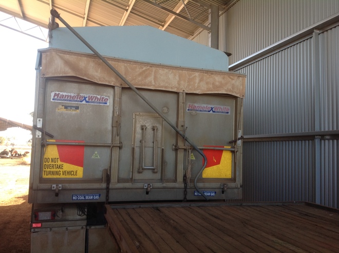 Hamelex White Super Dog Trailer