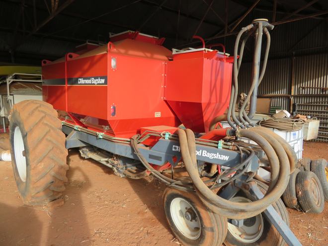 CASE Concord 32ft Air Seeder & Horwood Bagshaw 4000L aircart