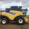 2006 New Holland CR960 with 39ft MacDon 2052 Draper Front