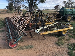 Simplicity-Terra Master air seeder