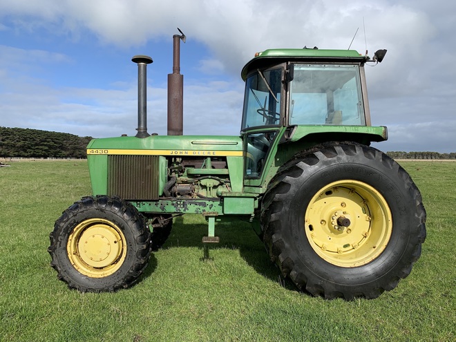 JOHN DEERE 4430
