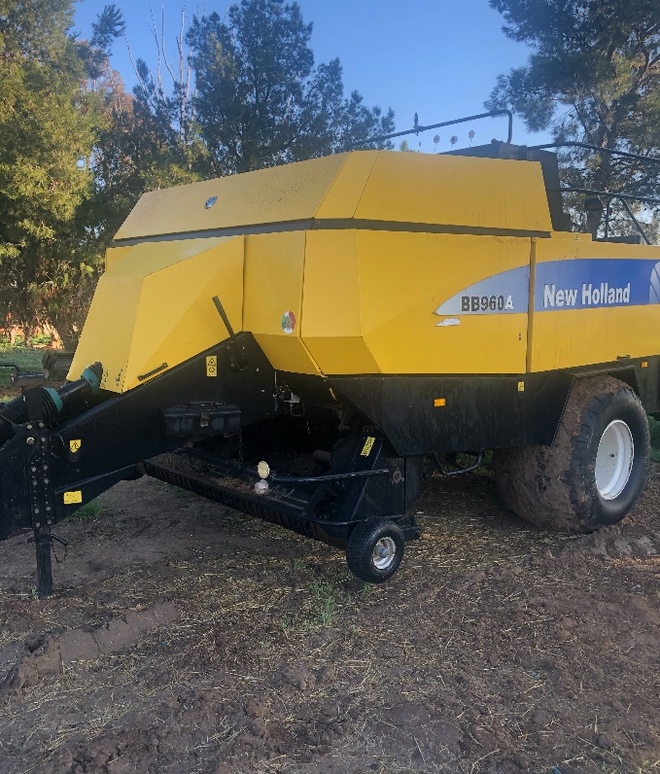 New Holland BB960A Square Baler