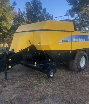 New Holland BB960A Square Baler