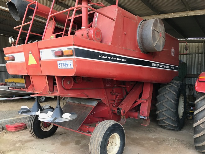 1440 Case IH Header & 25ft 1010 front 