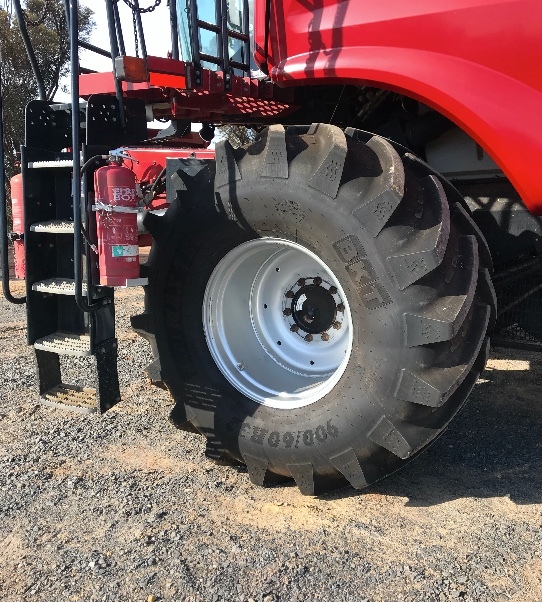 2011 Case IH 7120 with 40ft 2152 Front