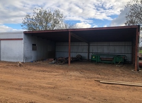 SHED 40m X 7.4m with lock up bay