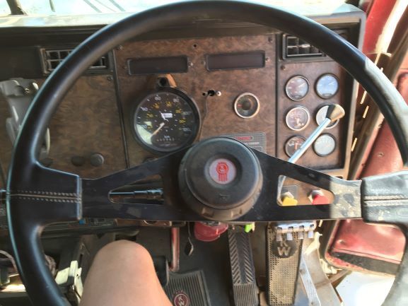 1989 Kenworth T600 & 2002 Moore Tipper