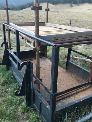 Tractor Lifting Platform - fits Burder