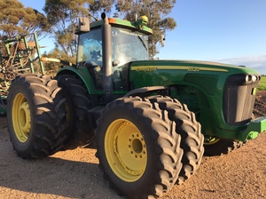 2005 John Deere 8520 Tractor