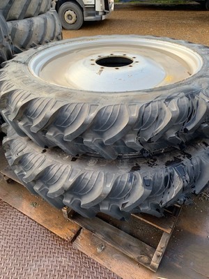 2x 300/95R46 Tyres on rims
