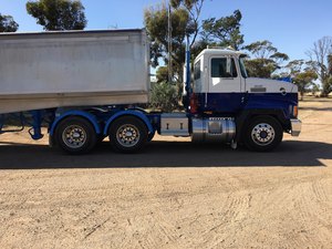 95chr Mack Prime Mover 