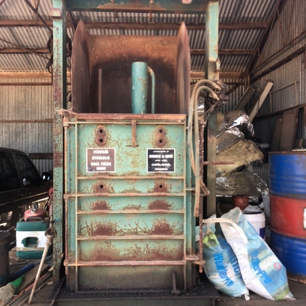 Ferrier Woolpress. NEG