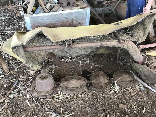 (A134) - New Holland 442 Lucerne Cutter with Blades