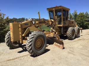 Mitsubishi MG300 Grader