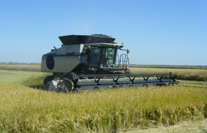 Gleaner S77 4WD Header with 30ft Dynaflex Front For Sale 