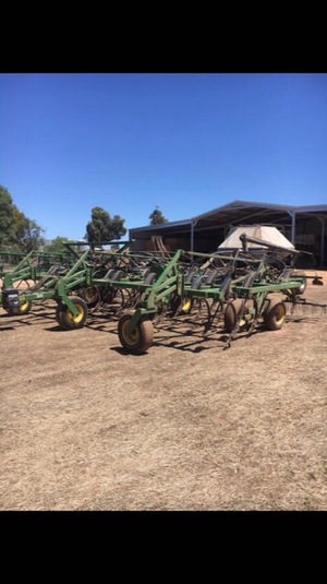 John Deere air seeder