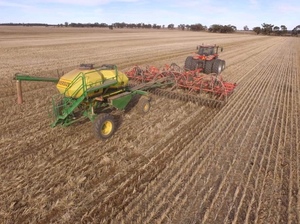 36ft Horwood Bagshaw Scaribar with John Deere 1900 Airseeder
